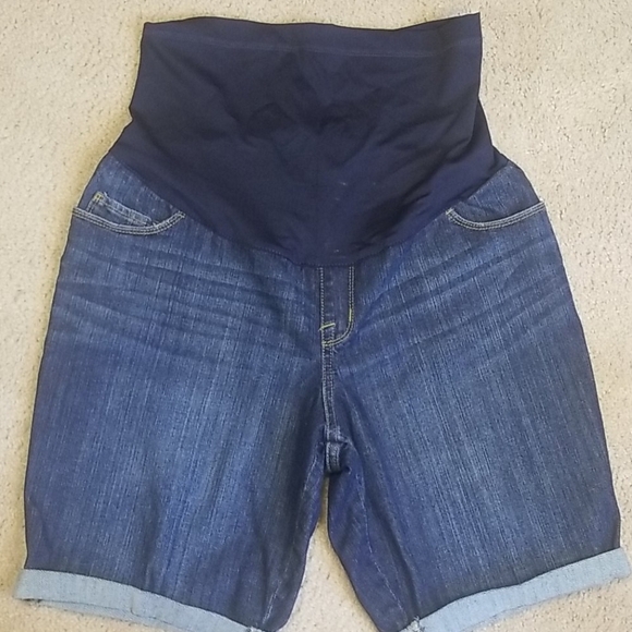 Liz LANGE MATERNITY:SIZE MEDIUM BLUE JEAN SHORTS - Picture 1 of 3